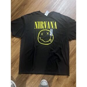 Hot Topic NWT Nirvana T-shirt Smiley Face Size Large
